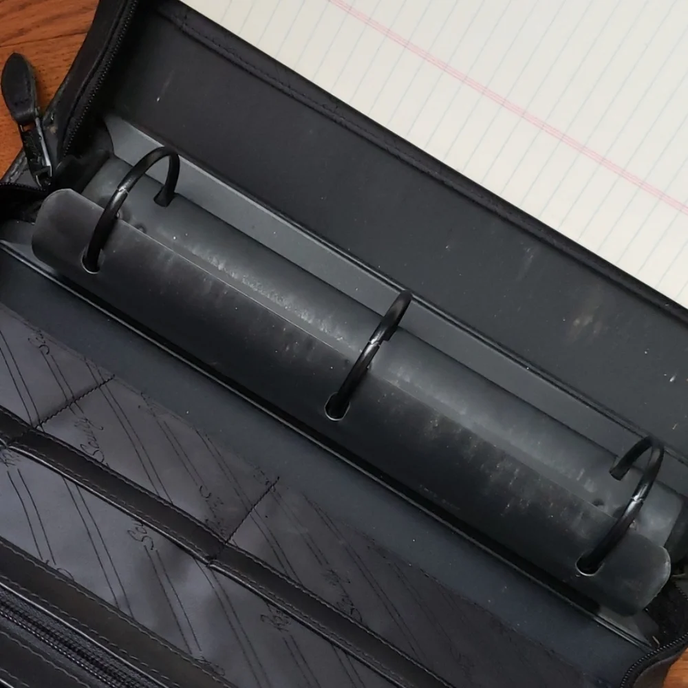 Scully leather travel zip binder, drop handles.